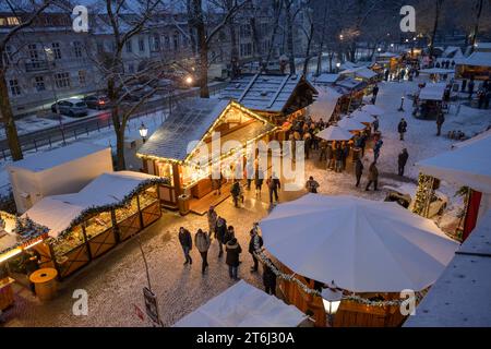 Germania, Baden-Württemberg, Durlach, mercatino di Natale. Foto Stock