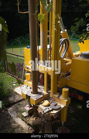 un pozzo a casa, un pozzo in campagna, geodesia, Foto Stock