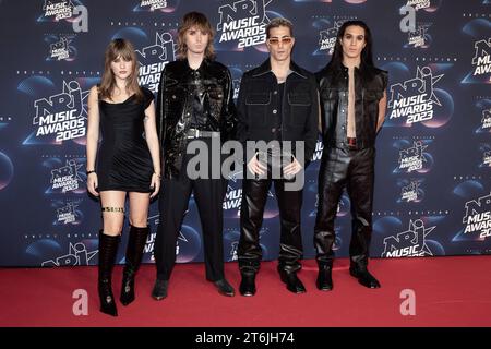 Cannes, Francia. 18 novembre 2022. Victoria De Angelis, Ethan Torchio, Damiano David di Maneskin ed Ethan Torchio partecipano alla 25a NRJ Music al Palais des Festivals, il 10 novembre 2023 a Cannes, Francia. Foto di David NIVIERE/ABACAPRESS.COM credito: Abaca Press/Alamy Live News Foto Stock
