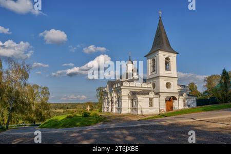 Chiesa della resurrezione nella città di Tarusa, nella regione di Kaluga, in Russia. Foto Stock