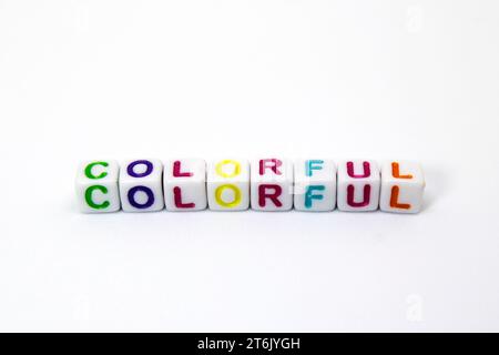 Cubi che formano la parola colorata Foto Stock