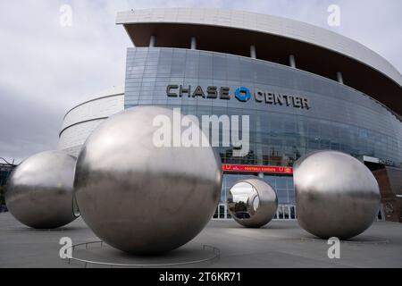 (231111) -- SAN FRANCISCO, 11 novembre 2023 (Xinhua) -- questa foto scattata il 5 novembre 2023 mostra il Chase Center a San Francisco, California, Stati Uniti. La 30a riunione dei leader economici dell'APEC si terrà a San Francisco. (Foto di li Jianguo/Xinhua) Foto Stock