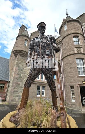 Scultura della prima Guerra Mondiale "The Hauntings" al Black Watch Castle and Museum, Perth, Scozia Foto Stock