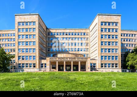 Ingresso principale dell'IG Farben Building a Francoforte sul meno, Germania, sede del campus Westend della Goethe University Frankfurt dal 2001. Foto Stock