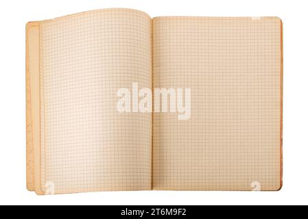 Antico quaderno aperto con quadrati sulle pagine ingiallite dal tempo, isolato su bianco con percorso di ritaglio incluso, vista dall'alto Foto Stock