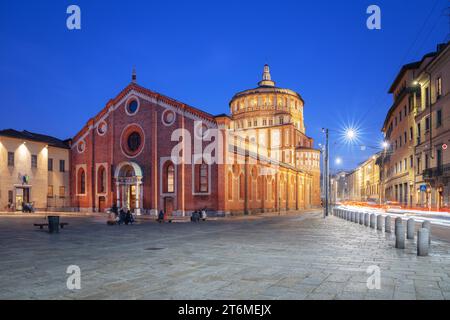 Santa Maria delle Grazie a Milano, Italia all'ora blu. Foto Stock