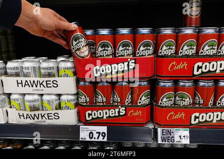 Il marchio Cooper's Cider in un negozio Foto Stock