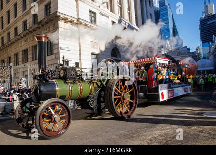 Londra, Regno Unito 11 novembre 2023 The Lord Mayor's Show Procedures Through Mansion House and the Streets of the City of London. Michael Mainelli diventa il 695° Lord Mayor di Londra. È il primo americano a prendere l'incarico e si recherà a Westminster per giurare alleanza alla Corona. Foto Stock