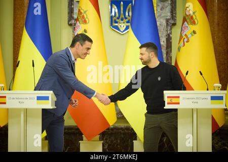 KIEV, UCRAINA - 23 febbraio 2023 - il primo ministro spagnolo Pedro Sanchez durante una visita in Ucraina per incontrare il presidente ucraino Volodymyr Ze Foto Stock