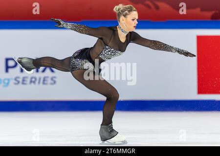 (231111) -- CHONGQING, 11 novembre 2023 (Xinhua) -- Loena Hendrickx del Belgio si esibisce durante il pattinaggio libero femminile al Cup of China ISU Grand Prix of Figure Skating 2023 nel comune di Chongqing della Cina sud-occidentale, 11 novembre 2023. (Xinhua/Chu Jiayin) Foto Stock