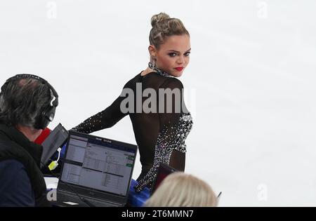 (231111) -- CHONGQING, 11 novembre 2023 (Xinhua) -- Loena Hendrickx del Belgio si esibisce durante il pattinaggio libero femminile al Cup of China ISU Grand Prix of Figure Skating 2023 nel comune di Chongqing della Cina sud-occidentale, 11 novembre 2023. (Xinhua/Xu Yanan) Foto Stock