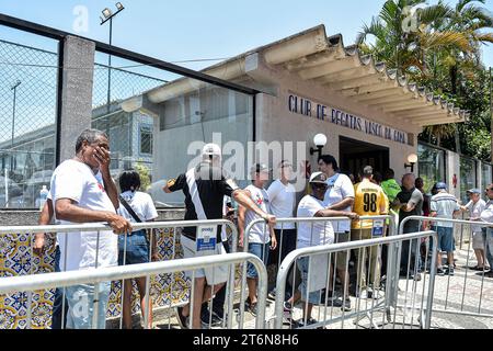 RJ - RIO DE JANEIRO - 11/11/2023 - VASCO, ELEZIONE ALLA PRESIDENZA - file di elettori durante le elezioni che elegge il presidente di Vasco da Gama per il triennio dal 2024 al 2026, svoltesi presso la sede di Calabouco, centro di Rio de January. Foto: Thiago Ribeiro/AGIF (foto di Thiago Ribeiro/AGIF/Sipa USA) Foto Stock