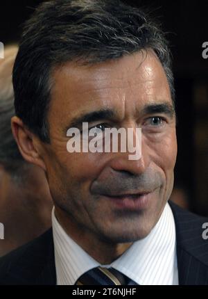 Cerimonia di apertura del folketinget del parlamento danese ministro Anders FOH Rammussen ex primo ministro di Danimarca ed ex capo e ministri della NATO e vice primo ministro e ministro dell'economia bendt bendtsen a Chriatiansborg Copenaghen Danimarca ottobre 3,2006 Foto Stock