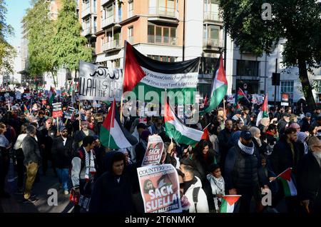 scene della manifestazione di massa contro la guerra a favore del cessate il fuoco nel centro di londra che chiede un cessate il fuoco in palestina israele gaza 11 novembre 2023 Foto Stock