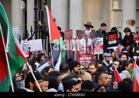 scene della manifestazione di massa contro la guerra a favore del cessate il fuoco nel centro di londra che chiede un cessate il fuoco in palestina israele gaza 11 novembre 2023 Foto Stock