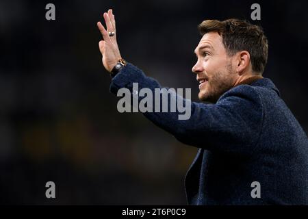 Torino, Italia. 11 novembre 2023. Stephan Lichtsteiner partecipa alla partita di serie A tra Juventus FC e Cagliari calcio. Crediti: Nicolò campo/Alamy Live News Foto Stock