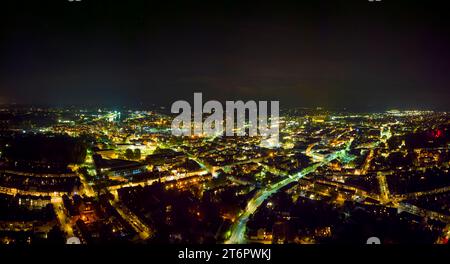 Una vista aerea del centro di Ipswich di notte a Suffolk, Regno Unito Foto Stock