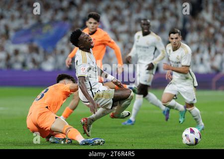 MADRID, SPAGNA - 11 novembre: Vinicius jr del Real Madrid durante la partita di la liga 2023/24 tra Real Madrid e Valencia allo stadio Santiago Bernabeu. (Foto di Guille Martinez/AFLO) Foto Stock
