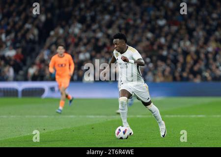 MADRID, SPAGNA - 11 novembre: Vinicius jr del Real Madrid durante la partita di la liga 2023/24 tra Real Madrid e Valencia allo stadio Santiago Bernabeu. (Foto di Guille Martinez/AFLO) Foto Stock