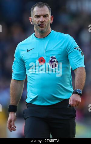 L'arbitro Tim Robinson durante la partita di Premier League Wolverhampton Wanderers contro Tottenham Hotspur a Molineux, Wolverhampton, Regno Unito, 11 novembre 2023 (foto di Gareth Evans/News Images) a Wolverhampton, Regno Unito il 11/11/2023. (Foto di Gareth Evans/News Images/Sipa USA) Foto Stock