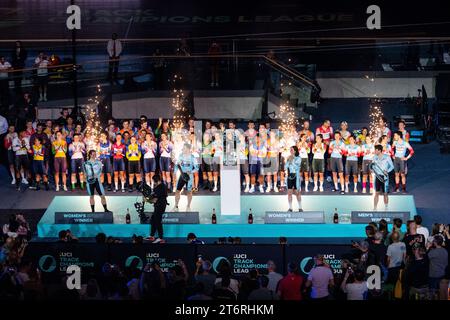 UCI TCL Champions Ceremony, Ellesse Andrews Women's sprint, Katie Archibald Women's Endurance, Dylan BIBIC men's Endurance e Harrie Lavreysen men's sprint Winners , Track Champions League London Round 5 11 novembre. Foto Stock