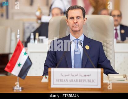 (231112) -- RIYADH, 12 novembre 2023 (Xinhua) -- il presidente siriano Bashar al-Assad partecipa al vertice straordinario islamico congiunto a Riyadh, Arabia Saudita, 11 novembre 2023. Il vertice straordinario arabo-islamico congiunto tenutosi sabato nella capitale saudita di Riad ha richiesto l'immediata cessazione delle operazioni militari a Gaza. (SPA/Handout via Xinhua) Foto Stock