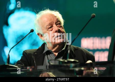 LUSSEMBURGO, 11. Ottobre 2023: Jim Sheridan, regista irlandese sul palco durante i Luxembourg Film Awards tenutosi al Grand Theater di Lussemburgo e organizzato dal Film Fund Luxembourg con la Film Academy - The Letzebuerger Filmprais 2023 - serata di premiazione tenutasi l'11 ottobre. 2023 nella città di Lussemburgo, foto e copyright. @ Arthur Thill /ATP Images (THILL Arthur / ATP / SPP) Foto Stock