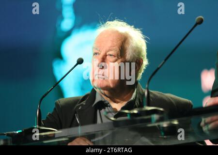 LUSSEMBURGO, 11. Ottobre 2023: Jim Sheridan, regista irlandese sul palco durante i Luxembourg Film Awards tenutosi al Grand Theater di Lussemburgo e organizzato dal Film Fund Luxembourg con la Film Academy - The Letzebuerger Filmprais 2023 - serata di premiazione tenutasi l'11 ottobre. 2023 nella città di Lussemburgo, foto e copyright. @ Arthur Thill /ATP Images (THILL Arthur / ATP / SPP) Foto Stock