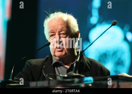 LUSSEMBURGO, 11. Ottobre 2023: Jim Sheridan, regista irlandese sul palco durante i Luxembourg Film Awards tenutosi al Grand Theater di Lussemburgo e organizzato dal Film Fund Luxembourg con la Film Academy - The Letzebuerger Filmprais 2023 - serata di premiazione tenutasi l'11 ottobre. 2023 nella città di Lussemburgo, foto e copyright. @ Arthur Thill /ATP Images (THILL Arthur / ATP / SPP) Foto Stock