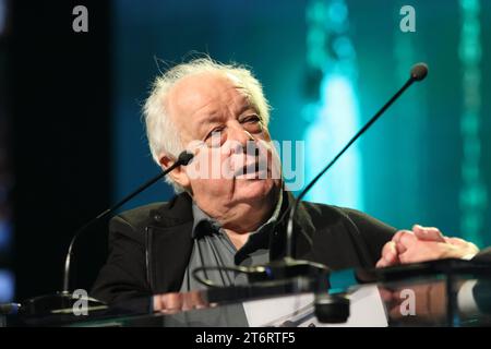 LUSSEMBURGO, 11. Ottobre 2023: Jim Sheridan, regista irlandese sul palco durante i Luxembourg Film Awards tenutosi al Grand Theater di Lussemburgo e organizzato dal Film Fund Luxembourg con la Film Academy - The Letzebuerger Filmprais 2023 - serata di premiazione tenutasi l'11 ottobre. 2023 nella città di Lussemburgo, foto e copyright. @ Arthur Thill /ATP Images (THILL Arthur / ATP / SPP) Foto Stock