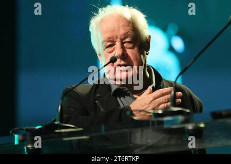 LUSSEMBURGO, 11. Ottobre 2023: Jim Sheridan, regista irlandese sul palco durante i Luxembourg Film Awards tenutosi al Grand Theater di Lussemburgo e organizzato dal Film Fund Luxembourg con la Film Academy - The Letzebuerger Filmprais 2023 - serata di premiazione tenutasi l'11 ottobre. 2023 nella città di Lussemburgo, foto e copyright. @ Arthur Thill /ATP Images (THILL Arthur / ATP / SPP) Foto Stock