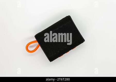 Un altoparlante portatile per la riproduzione di musica con una connessione wireless tramite tecnologia Bluetooth. Foto Stock