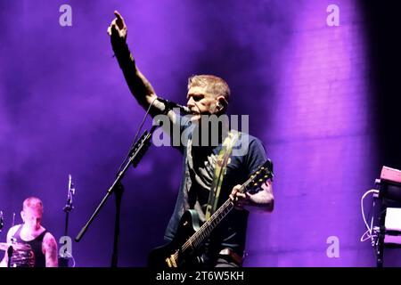 Non esclusiva: 8 novembre 2023 a città del Messico, Messico. Troy Sanders, membro della band progressive metal americana "Mastodon", si esibisce durante la Meg Foto Stock