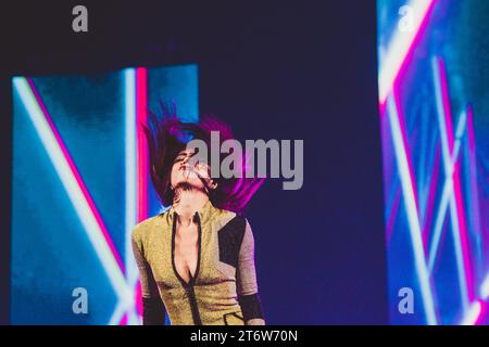 La cantante Giorgia Todrani, nota semplicemente come Giorgia, si esibisce dal vivo al Palazzo dello Sport durante il suo tour "Blu Live" a Roma. Foto Stock