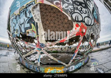 Graffiti auf der ehemaligen US-amerikanischen Abhöranlage auf dem Teufelsberg im Grunewald, Berlino, Deutschland, Europa, Teufelsberg, graffiti, Street Foto Stock