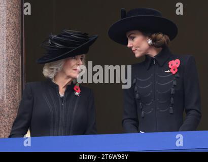 Londra, Regno Unito. 12 novembre 2023. Camilla, la Regina consorte e la Principessa del Galles assistono al servizio domenicale della memoria al Cenotafio, Whitehall. Credito: Doug Peters/EMPICS/Alamy Live News Foto Stock