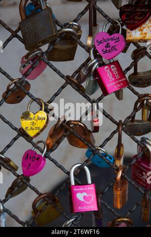 Love Heart with Locks, Old Town, Novigrad, Croazia Foto Stock