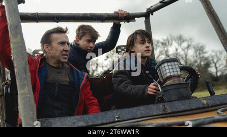 NICOLAS CAGE, JAEDEN MARTELL e MAXWELL JENKINS in ARCADIAN (2024), diretto da BENJAMIN BREWER. Crediti: Aperture Media Partners Buffalo 8 Productions (post produzione) Highland Film Group (HFG) Redline Entertainment (II) Saturn Films / album Foto Stock