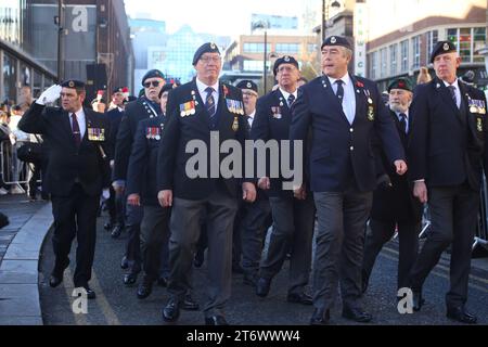 Remembrance Sunday, Veterans, Troops, Band of Royal Regiment Fusiliers prendono parte alla Remembrance Sunday Parade & Wreath Laving presso War Memorial Old Eldon Square, Newcastle upon Tyne, Regno Unito, 12 novembre 2023, credito: DEW/Alamy Live News Foto Stock