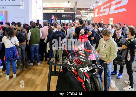 ALCUNI SCORCI DALLA FIERA DI MILANO EICAMA 20023, la più importante manifestazione fieristica per l'intero settore delle 2 ruote. Foto Stock