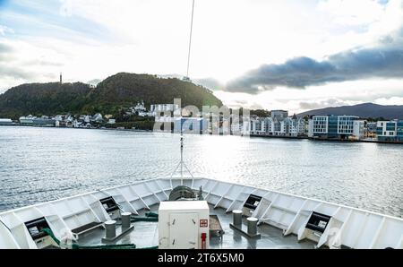 Alesund Blick auf die norwegische Küstenstad Alesund. Alesund, Norwegen, 11.10.2023 *** Alesund Vista della città costiera norvegese di Alesund Alesund, Norvegia, 11 10 2023 Foto Stock