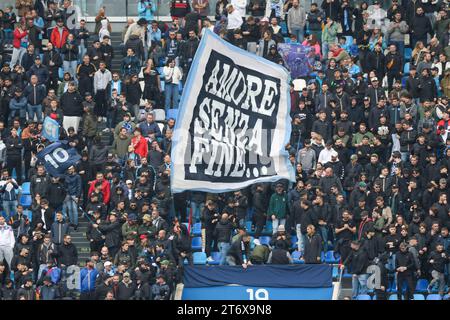 12 novembre 2023, Napoli, Campania, Italia: Durante la partita di serie A italiana SSC Napoli vs FC Empoli il 12 novembre 2023 allo stadio Diego Armando Maradona di Napoli. Nella foto: Tifosi Napoli. (Immagine di credito: © Fabio Sasso/ZUMA Press Wire) SOLO USO EDITORIALE! Non per USO commerciale! Foto Stock