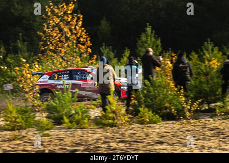 Boxberg/OL - Hunderte Besucher kommen zur 26. Lausitz Rallye 11.11.2023 Boxberg/Oberlausitz Fotograf: EHL Media/Tim Meyer im Bild: Mathias Kahle, der bei der Lausitz-Rallye den zweiten Platz belegte, musste aufgrund eines Getriebeproblems an seinem Skoda Fabia RS Rally2 aufgeben. AM Wochenende sind erneut Hunderte Besucher in Die Region um Boxberg gekommen, um bei der Lausitz Rallye 2023 dabei zu Sein. Die Internationale Lausitz-Rallye ist mit ihren einzigartigen Wertungsprüfungen im ehemaligen Tagebaugelände bei Teams und fans ein Höhepunkt im Rallye-Kalender. Es ist bereits die 26. D. Auflage Foto Stock