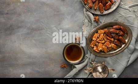Vista dall'alto della disposizione dei dadi delle date Foto Stock