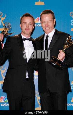 Aaron Paul e Bryan Cranston al 62° Annual Primetime Emmy Awards tenutosi al Nokia Theater di Los Angeles, CA, 29 agosto 2010. Foto di Joe Martinez / PictureLux Foto Stock