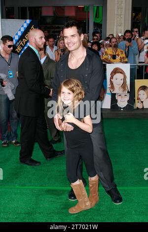 Antonio sabato Jr. E la figlia Mina alla prima di 'Secretariat'. Gli arrivi si terranno presso l'El Capitan Theatre di Hollywood, CALIFORNIA, giovedì 30 settembre 2010. Crediti fotografici: Joseph Martinez / Picturelux Foto Stock