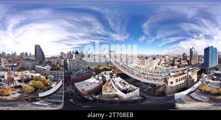 Visualizzazione panoramica a 360 gradi di Panorama aereo a 360° foto equirettangolare di Brooklyn New York con vista sul fiume e New York