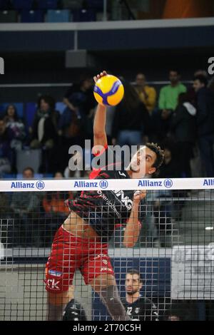 BARTHELEMY CHINENYEZE (CUCINE LUBE CIVITANOVA) durante Allianz Milano vs cucine Lube Civitanova, pallavolo Italiano serie A Superleague maschile A Milano, 12 novembre 2023 Foto Stock