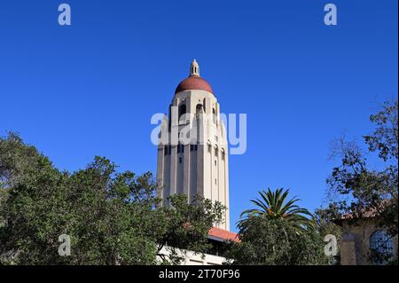 Stanford, California, USA. Hoover Tower, un punto di riferimento del campus della Stanford University. Foto Stock