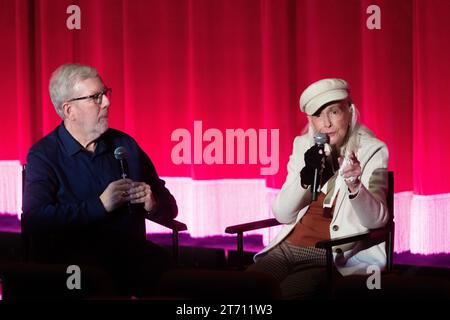 12 novembre 2023: L'attrice vincitrice del BAFTA Diane Ladd parla del suo nuovo film Isle of Hope con lo storico del cinema Leonard Maltin al Coronado Island Film Festival di Coronado, California, domenica 12 novembre. Diane ha recitato in film di registi di spicco come Roman Polanski, Martin Scorcese e David Lynch; è anche regista e produttore ed è la madre dell'attrice vincitrice di Oscar Laura Dern (Credit Image: © Rishi Deka/ZUMA Press Wire) SOLO PER USO EDITORIALE! Non per USO commerciale! Foto Stock